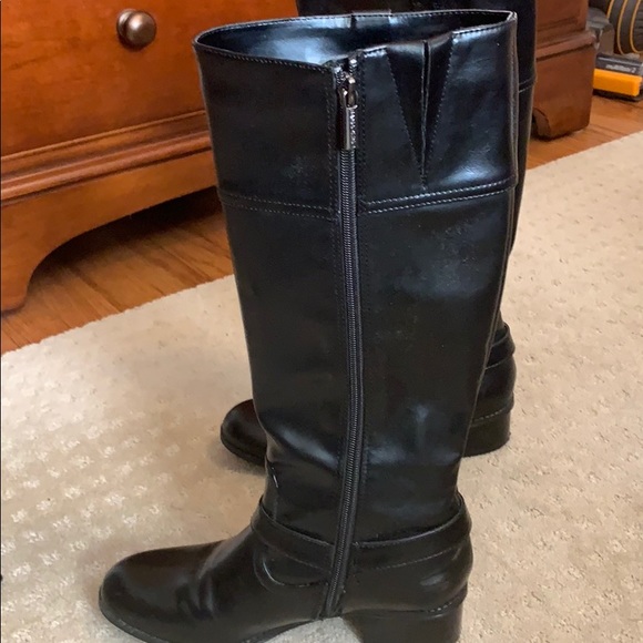 Black boot - Picture 6 of 8